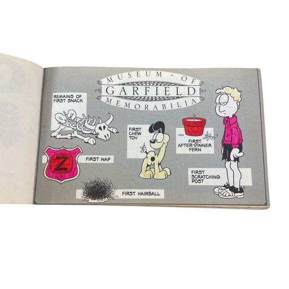 Vtg Garfield Goes to Waist Comic Jim Davis 18th Book FIRST EDITION 1990  READ - Picture 8 of 16